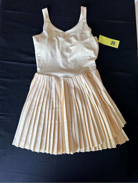 all in motion Dresses & Skirts - All in Motion Pleated Tennis Active Dress Shorts Pockets Butter Yellow XXL NWT